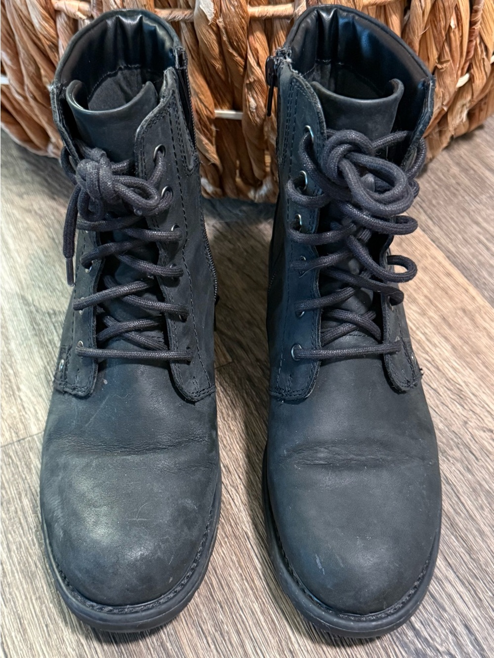 Clarks Orinoco Spice Black Leather Combat Boots – US 8.5 / UK 6 (Worn Once!)